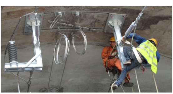 接觸網(wǎng)軌道預(yù)埋槽道