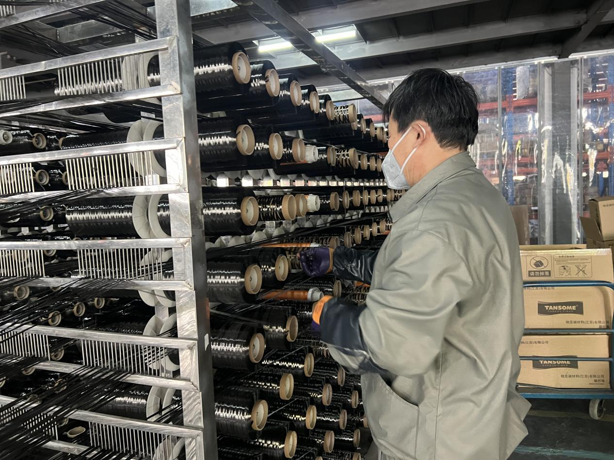 曼卡特碳纖維布、源頭廠家直供高強度材料